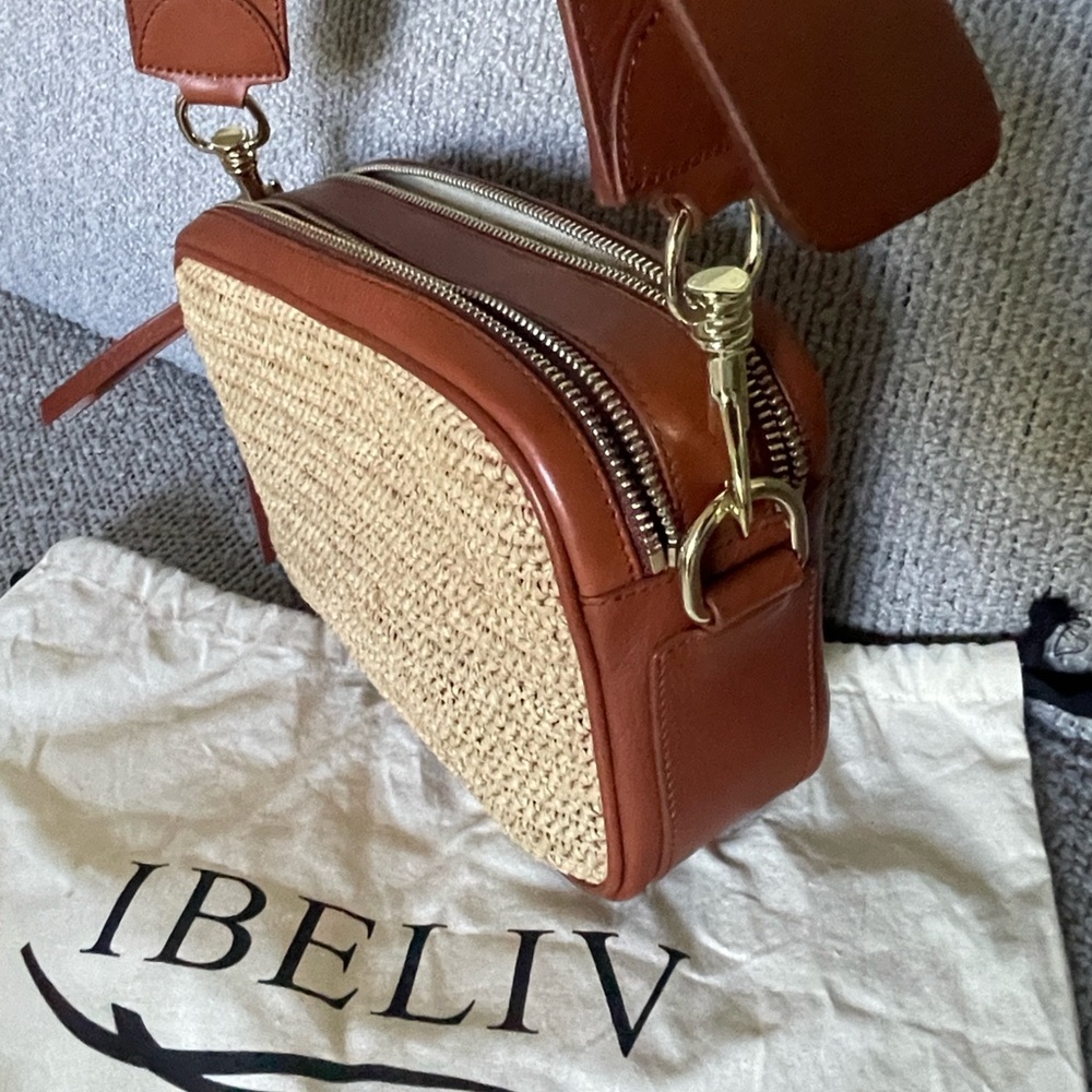 IBELIV | Raffia Leather Camera Bag